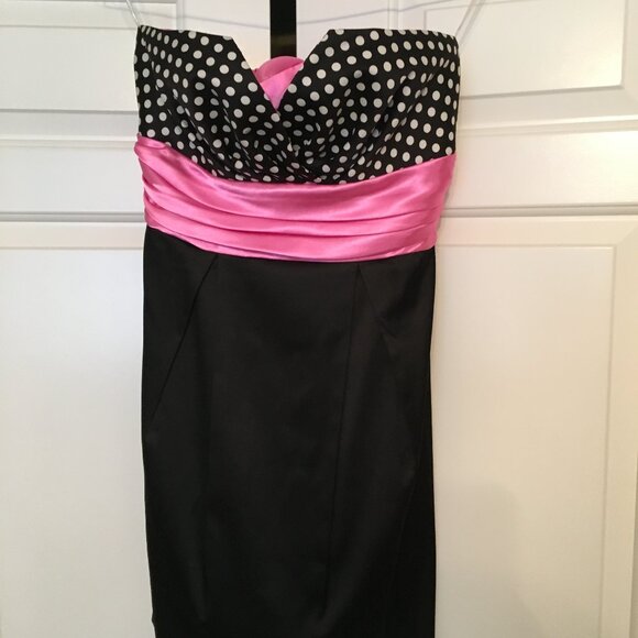 Dress - Picture 1 of 2